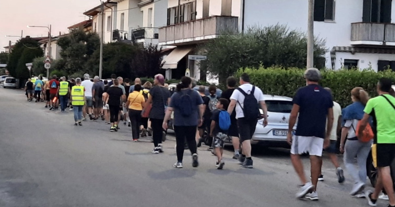 Avis in cammino tra i quartieri